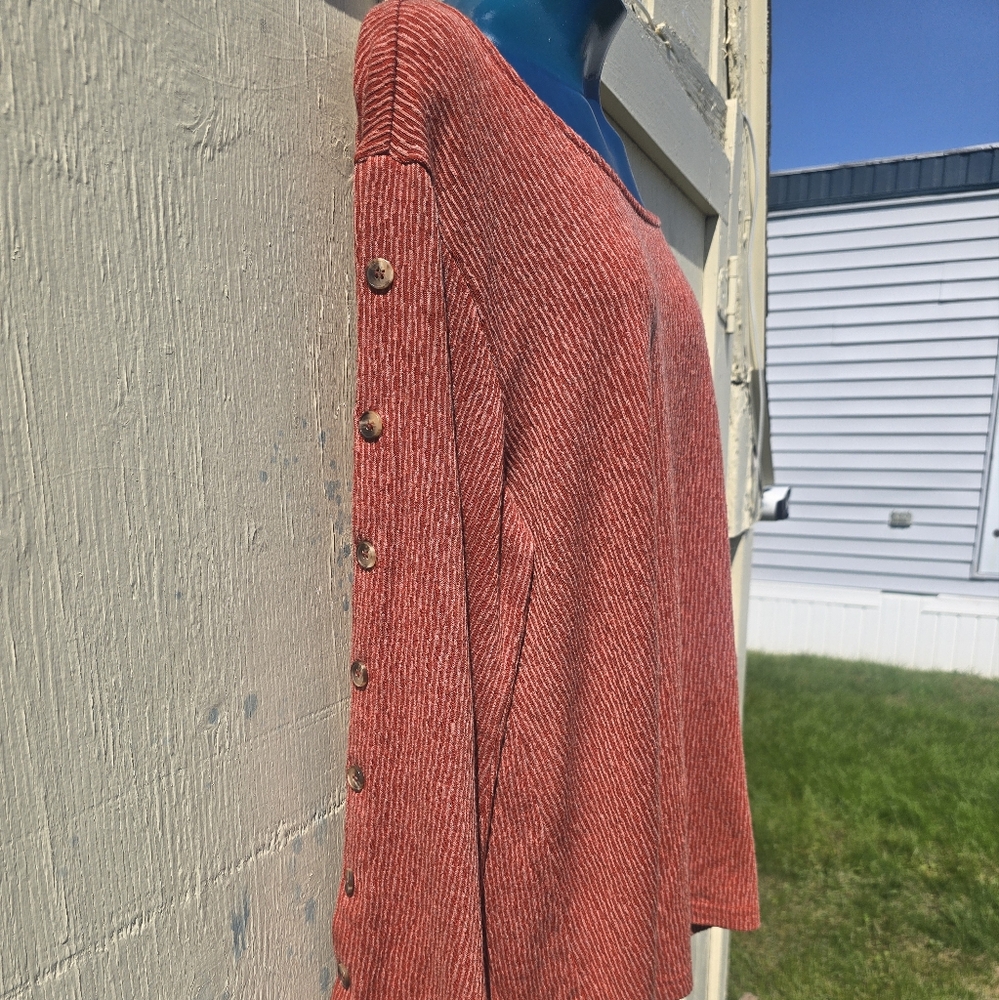 Hippie button bell sleeve top. Open back.